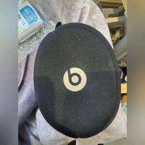 Beats by Dre Black Zip Carry‎ Case with Silver Logo